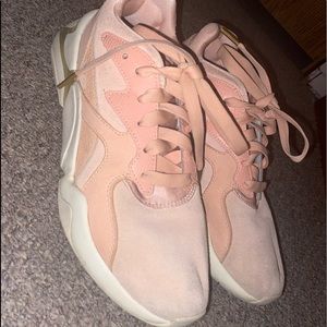 PUMA Women's NOVA Sneaker, Peach Bud, 7 M US